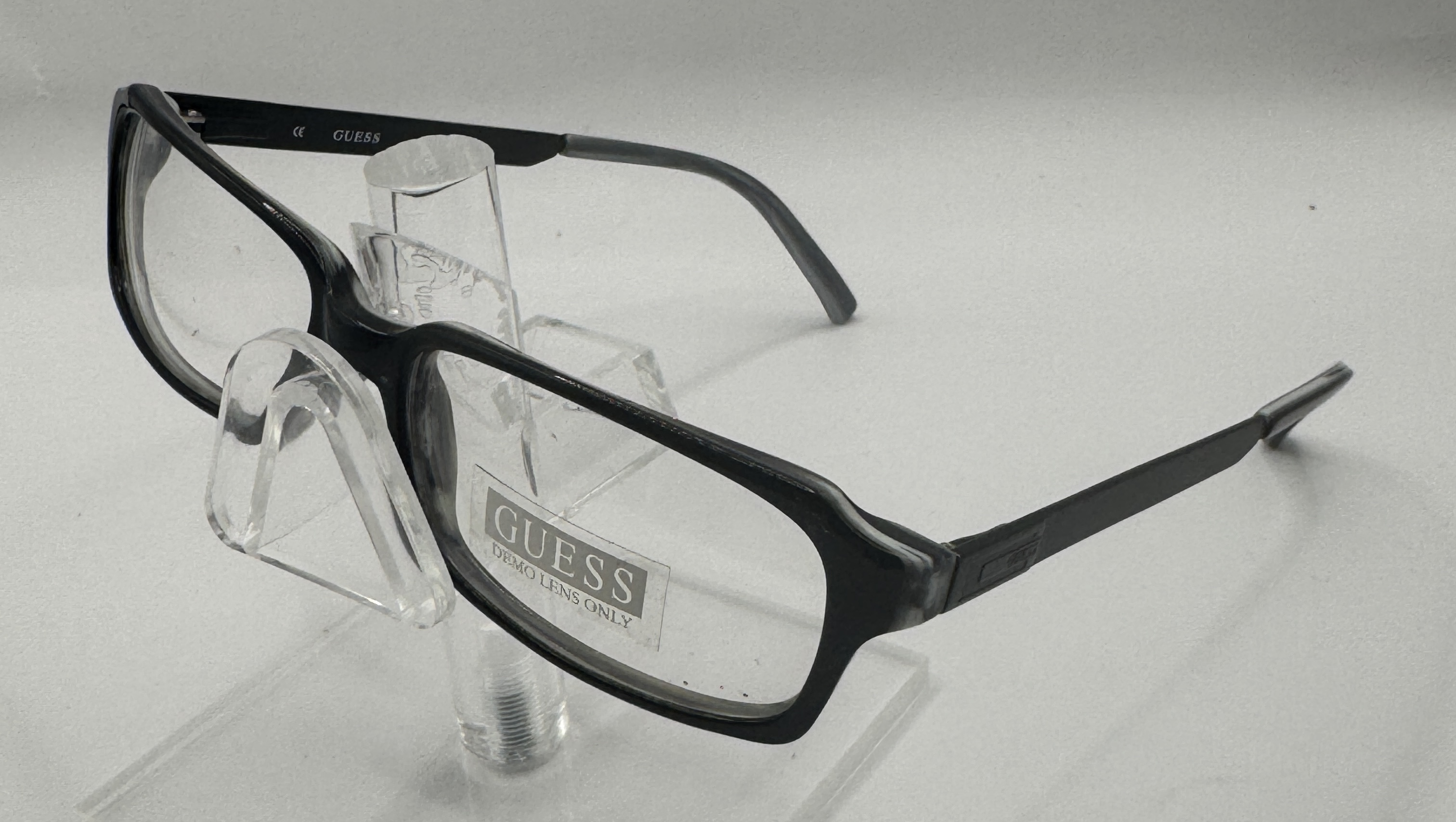 CLEARANCE GUESS 1514 BLK